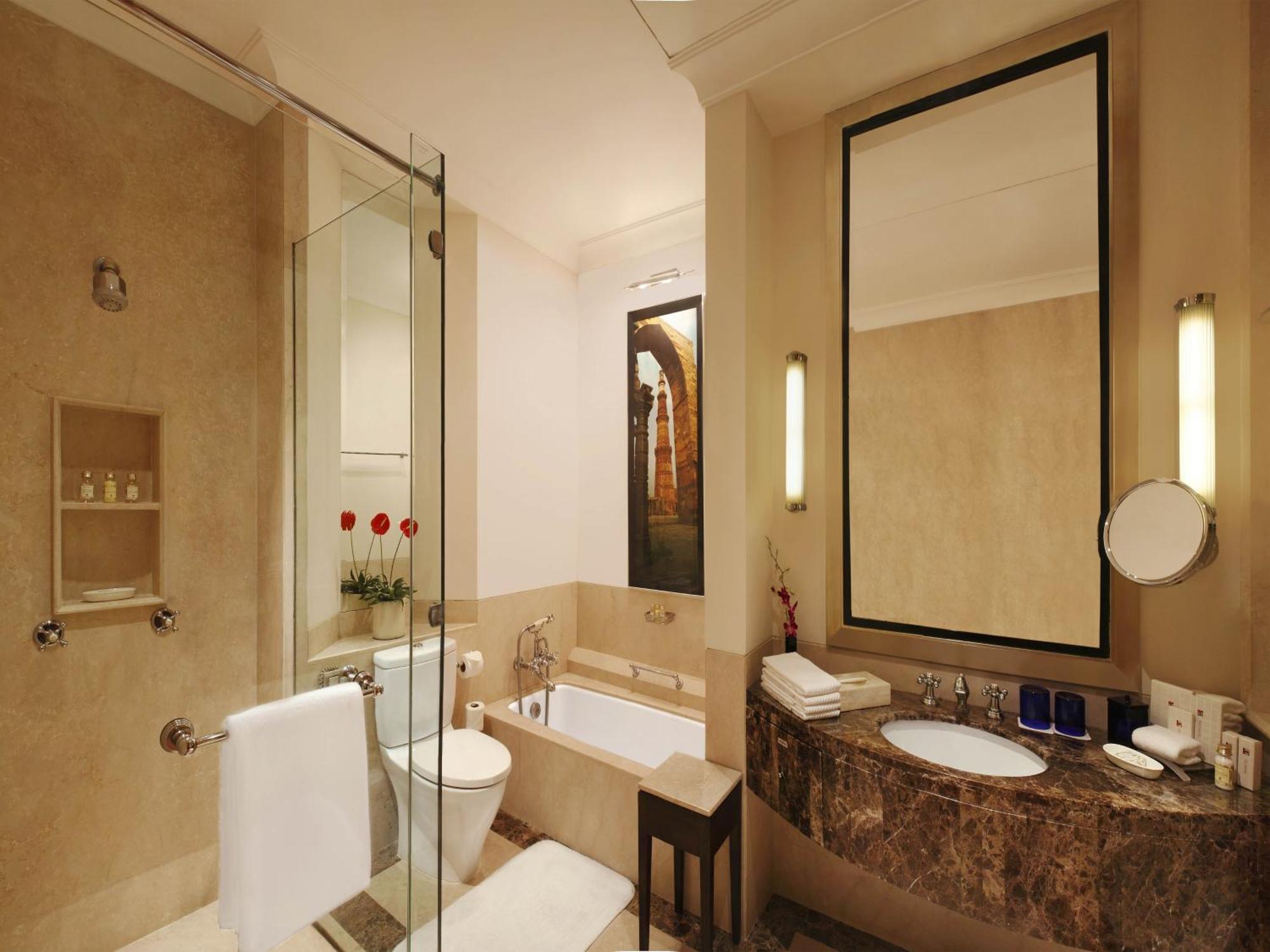 Trident Gurgaon Hotel Екстериор снимка Bathroom