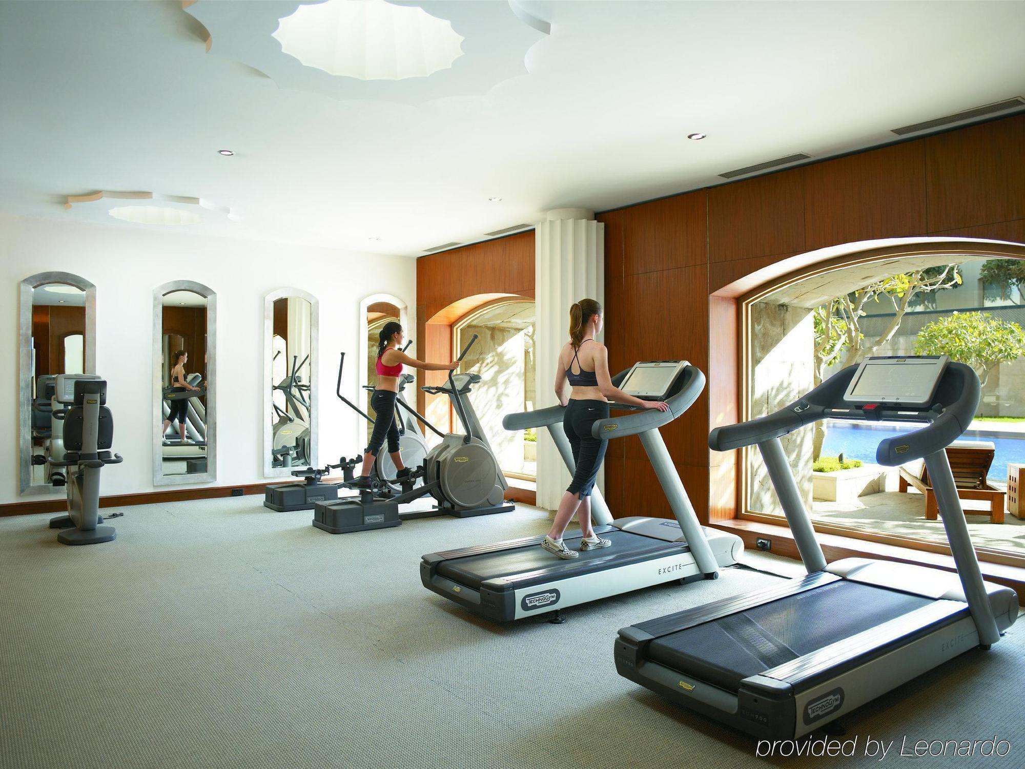 Trident Gurgaon Hotel Съоръжения снимка A treadmill